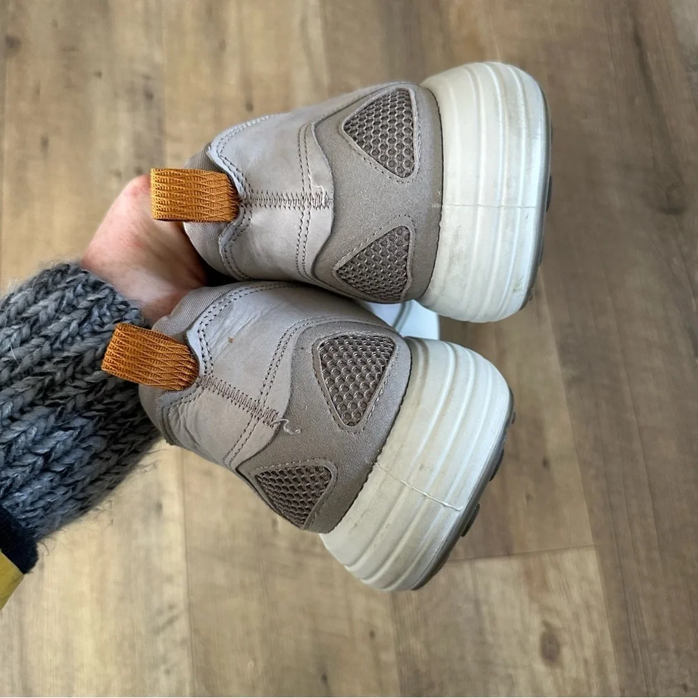 Ecco Soft 7 Runner Casual Sneakers